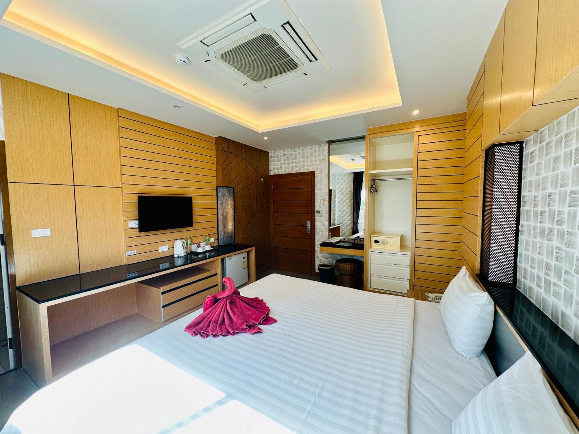 Anda Beachside Hotel SHA Karon Exterior foto